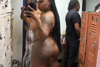 active phone number text me:+1... - Image 1