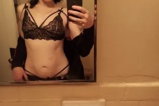 🚨NEW LOWERED PRICES🚨 I DONT RU... - Image 2